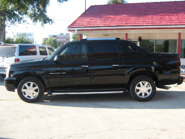 2002 Cadillac Escalade EXT Tech With Rear Entertainment