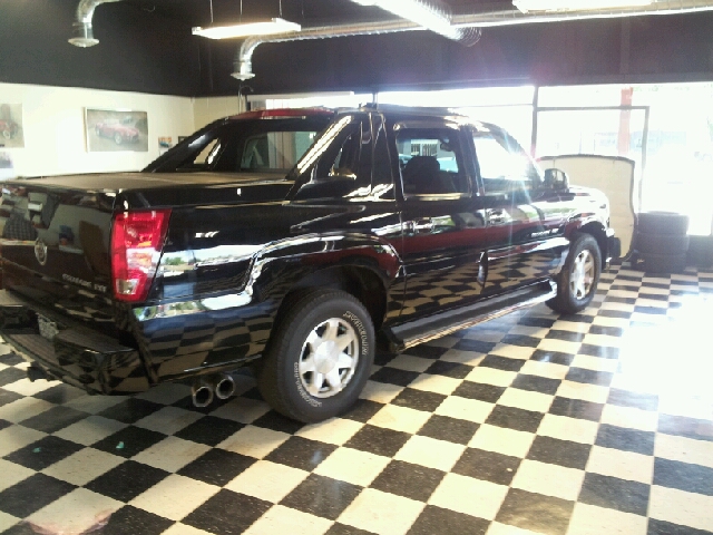 2002 Cadillac Escalade EXT Tech With Rear Entertainment