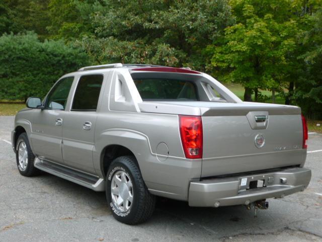 2002 Cadillac Escalade EXT Tech With Rear Entertainment