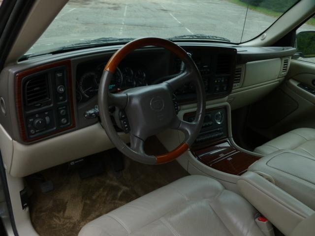 2002 Cadillac Escalade EXT Tech With Rear Entertainment