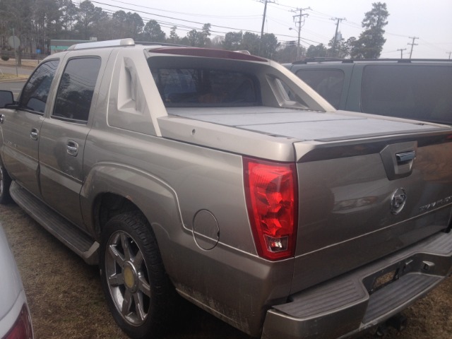 2002 Cadillac Escalade EXT Tech With Rear Entertainment