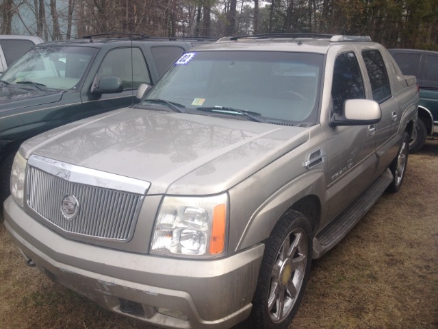 2002 Cadillac Escalade EXT Tech With Rear Entertainment