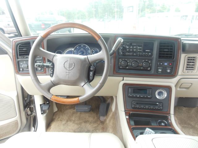 2002 Cadillac Escalade EXT Tech With Rear Entertainment