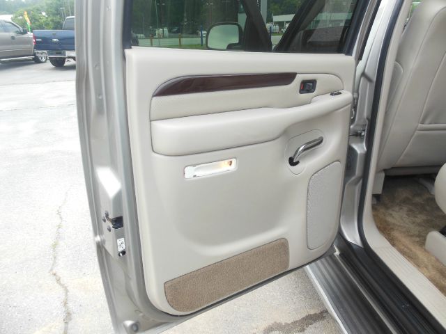 2002 Cadillac Escalade EXT Tech With Rear Entertainment