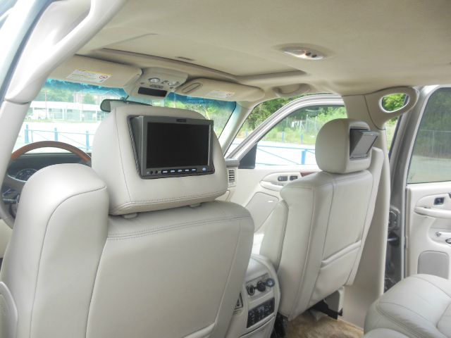 2002 Cadillac Escalade EXT Tech With Rear Entertainment