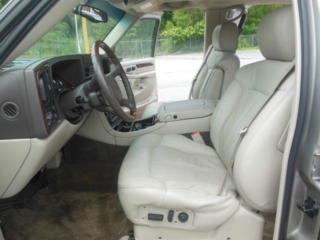 2002 Cadillac Escalade EXT Tech With Rear Entertainment