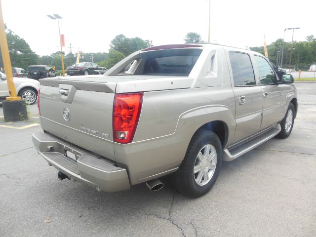 2002 Cadillac Escalade EXT Tech With Rear Entertainment