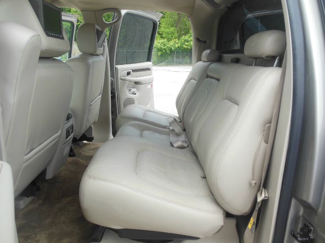 2002 Cadillac Escalade EXT Tech With Rear Entertainment