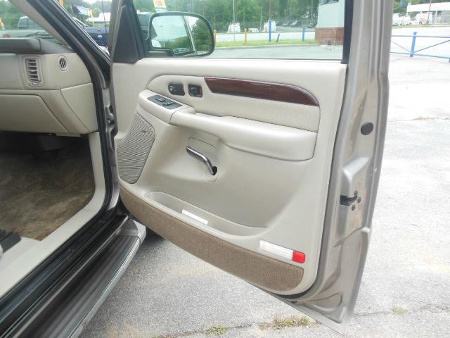 2002 Cadillac Escalade EXT Tech With Rear Entertainment