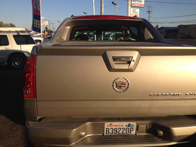 2002 Cadillac Escalade EXT Tech With Rear Entertainment