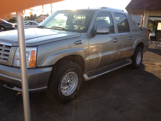 2002 Cadillac Escalade EXT Tech With Rear Entertainment