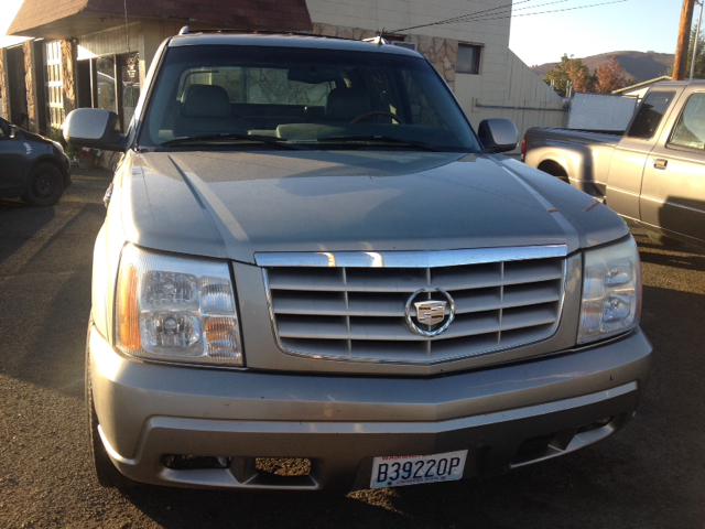 2002 Cadillac Escalade EXT Tech With Rear Entertainment