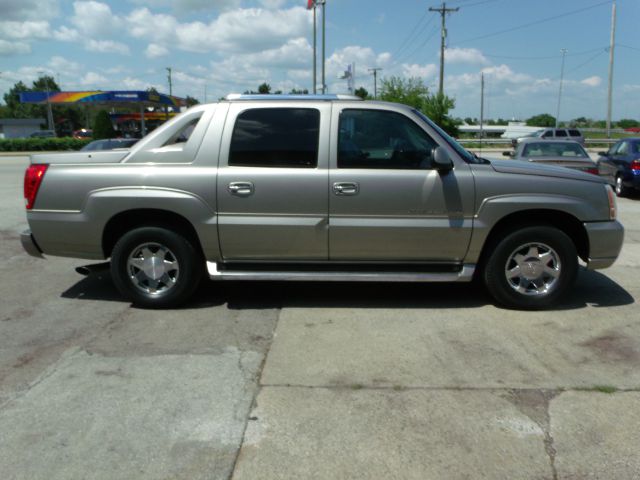 2002 Cadillac Escalade EXT Tech With Rear Entertainment