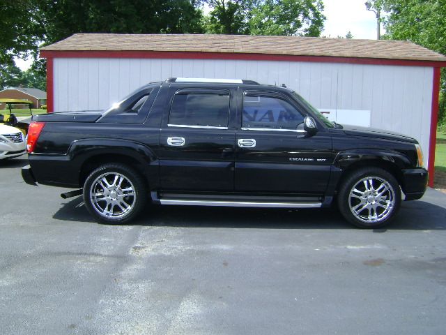 2003 Cadillac Escalade EXT Tech With Rear Entertainment