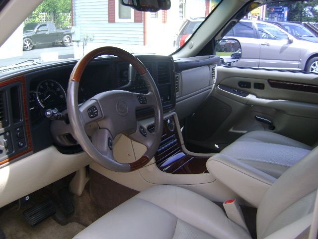 2003 Cadillac Escalade EXT Tech With Rear Entertainment