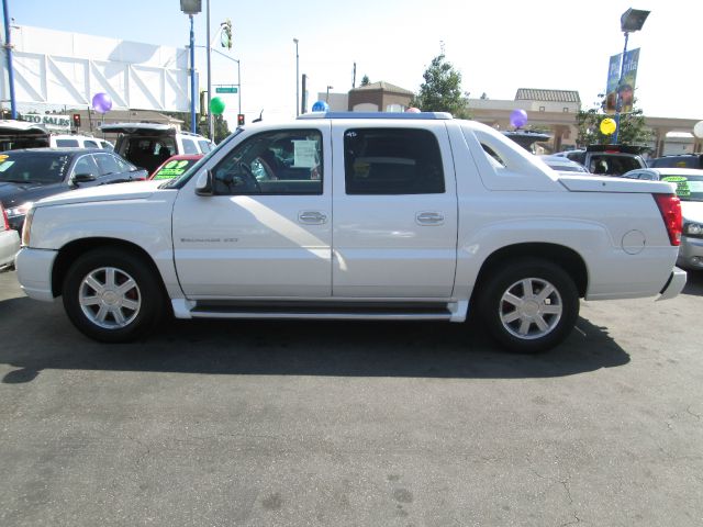 2003 Cadillac Escalade EXT Tech With Rear Entertainment