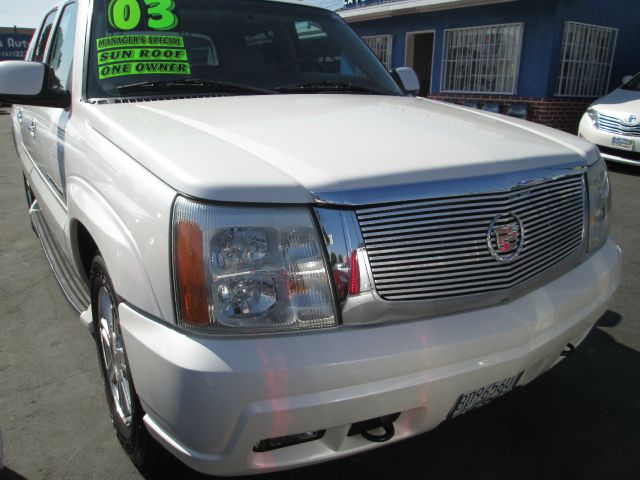 2003 Cadillac Escalade EXT Tech With Rear Entertainment