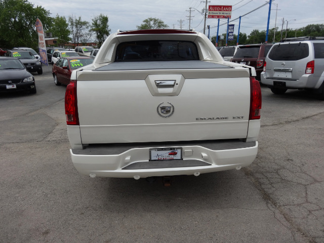 2003 Cadillac Escalade EXT Tech With Rear Entertainment