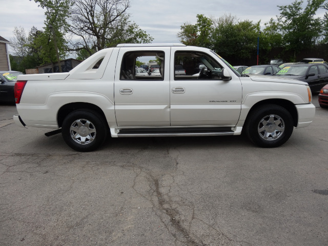 2003 Cadillac Escalade EXT Tech With Rear Entertainment