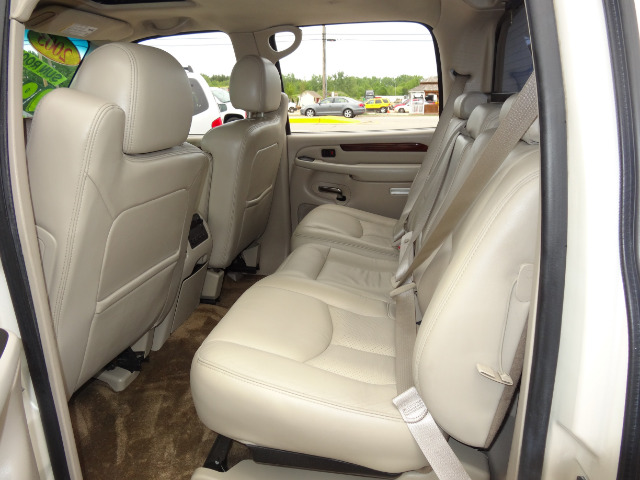 2003 Cadillac Escalade EXT Tech With Rear Entertainment