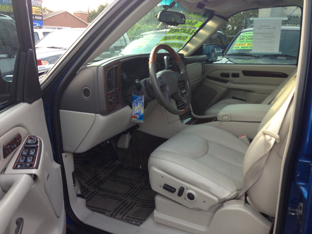 2003 Cadillac Escalade EXT Tech With Rear Entertainment