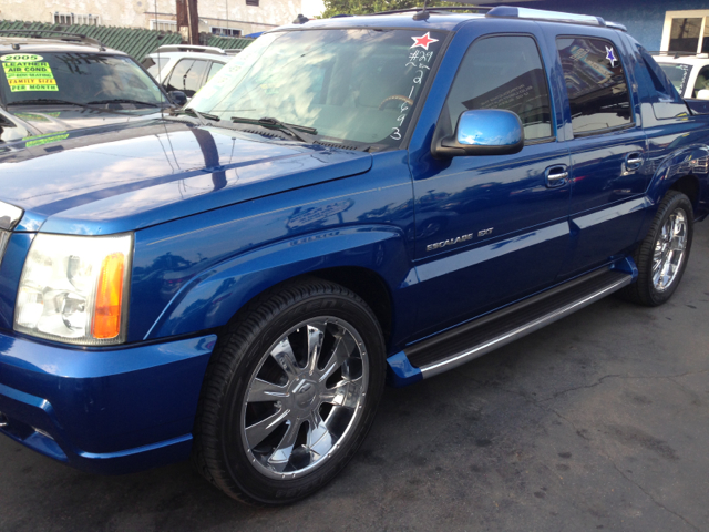 2003 Cadillac Escalade EXT Tech With Rear Entertainment