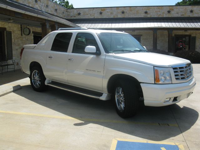 2003 Cadillac Escalade EXT Tech With Rear Entertainment