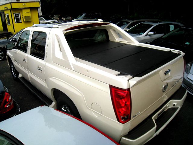 2004 Cadillac Escalade EXT Tech With Rear Entertainment