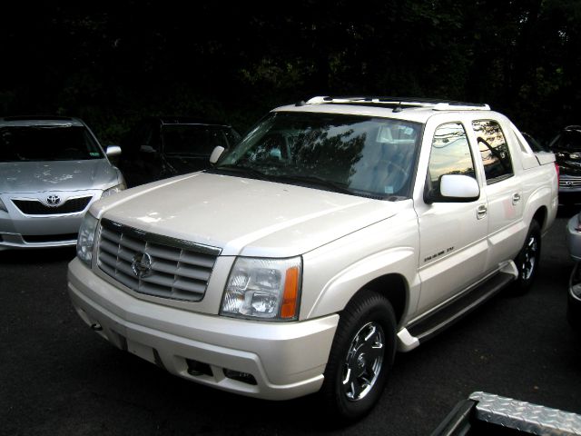 2004 Cadillac Escalade EXT Tech With Rear Entertainment