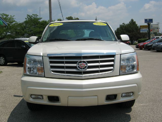 2004 Cadillac Escalade EXT Tech With Rear Entertainment