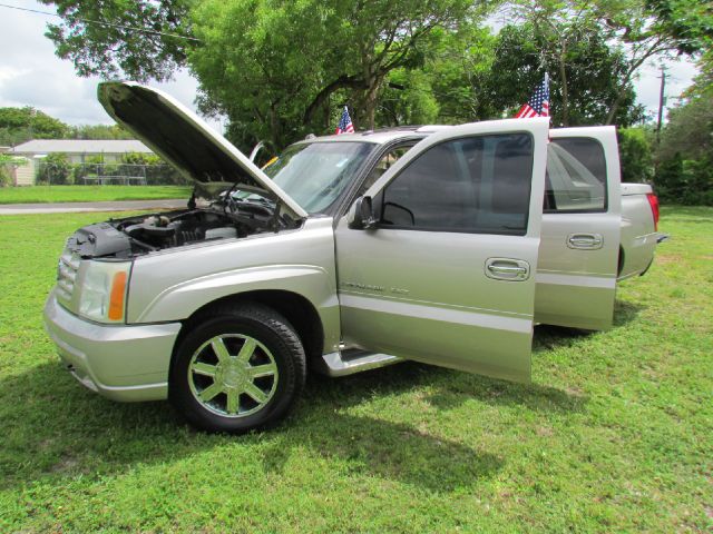 2005 Cadillac Escalade EXT Tech With Rear Entertainment