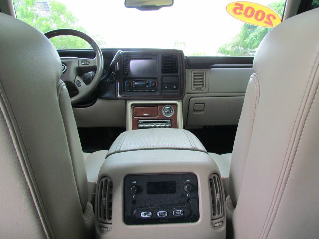 2005 Cadillac Escalade EXT Tech With Rear Entertainment