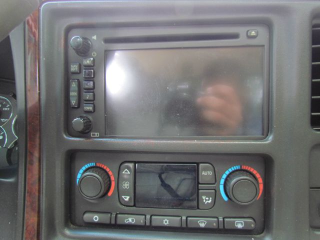 2005 Cadillac Escalade EXT Tech With Rear Entertainment