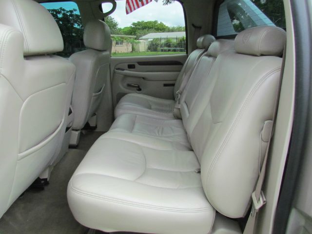 2005 Cadillac Escalade EXT Tech With Rear Entertainment