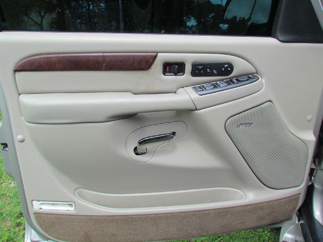 2005 Cadillac Escalade EXT Tech With Rear Entertainment