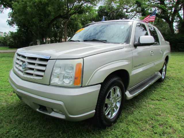 2005 Cadillac Escalade EXT Tech With Rear Entertainment