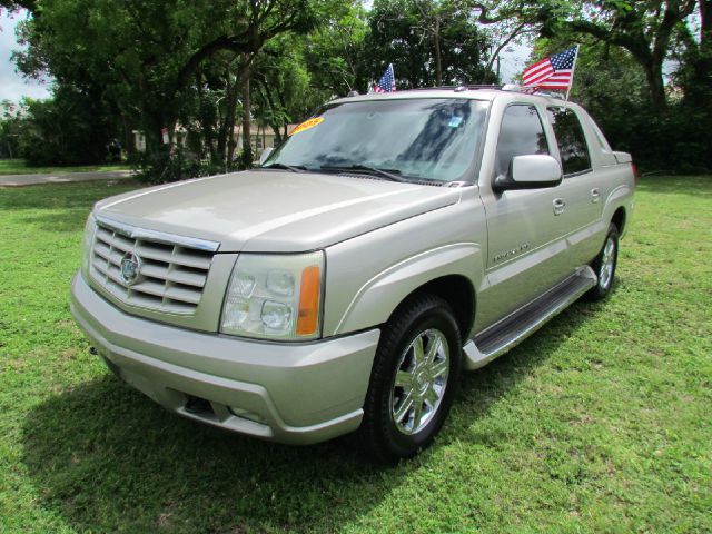 2005 Cadillac Escalade EXT Tech With Rear Entertainment