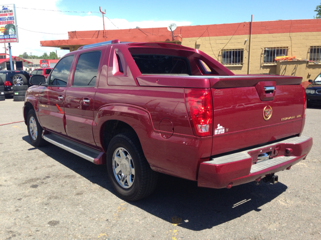 2005 Cadillac Escalade EXT Tech With Rear Entertainment