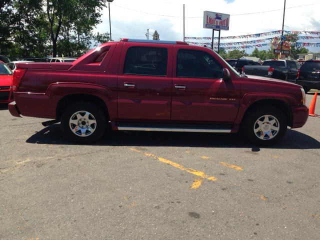 2005 Cadillac Escalade EXT Tech With Rear Entertainment