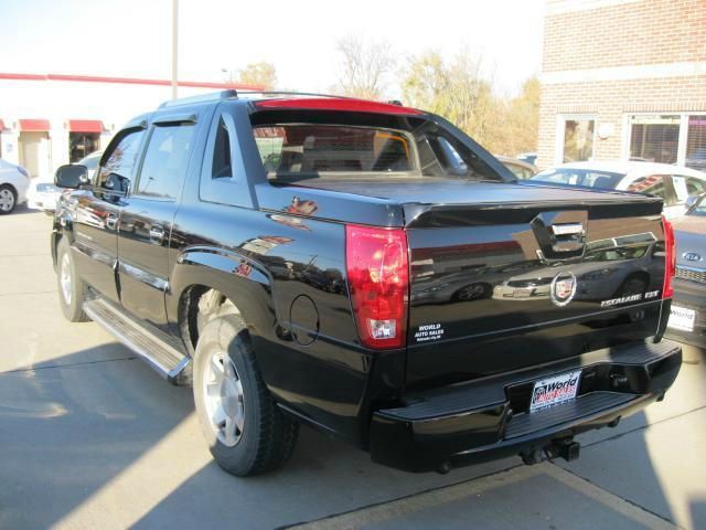 2006 Cadillac Escalade EXT Tech With Rear Entertainment