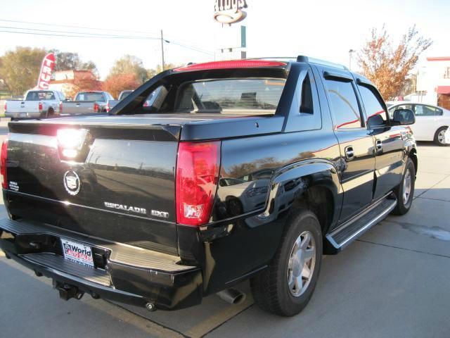 2006 Cadillac Escalade EXT Tech With Rear Entertainment