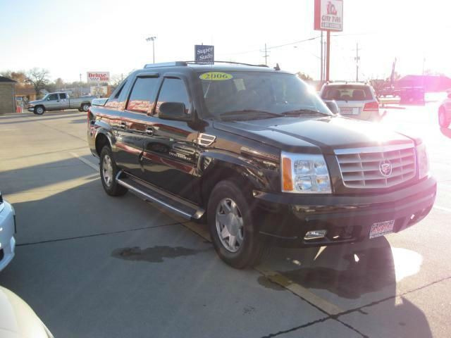 2006 Cadillac Escalade EXT Tech With Rear Entertainment