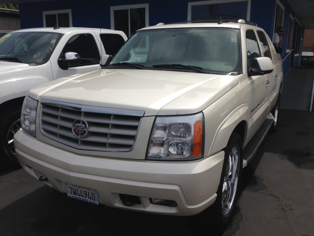 2006 Cadillac Escalade EXT Tech With Rear Entertainment