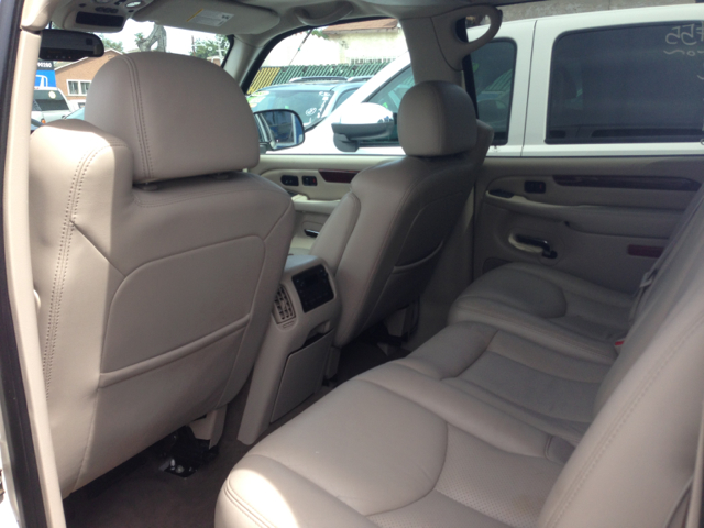 2006 Cadillac Escalade EXT Tech With Rear Entertainment