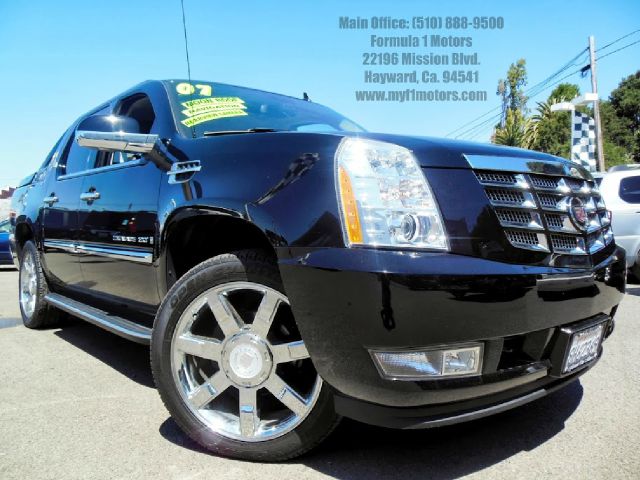 2007 Cadillac Escalade EXT Tech With Rear Entertainment