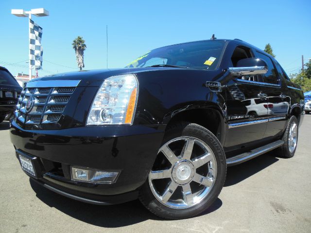 2007 Cadillac Escalade EXT Tech With Rear Entertainment