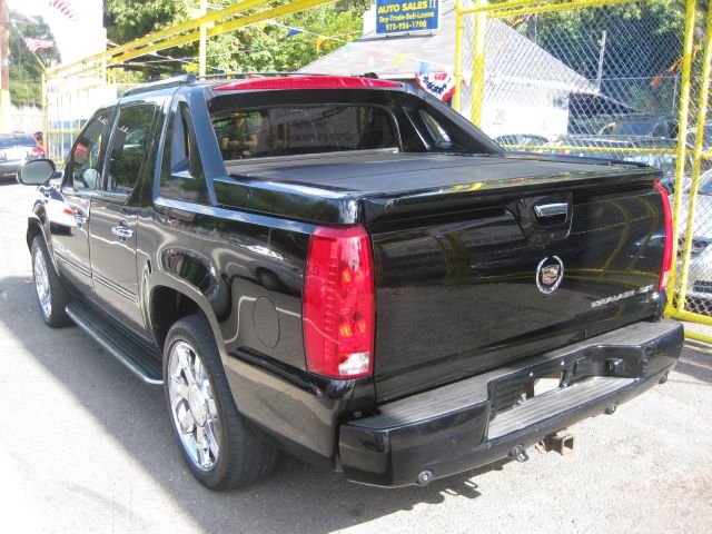 2007 Cadillac Escalade EXT Tech With Rear Entertainment