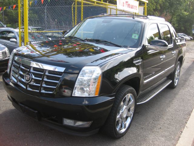 2007 Cadillac Escalade EXT Tech With Rear Entertainment