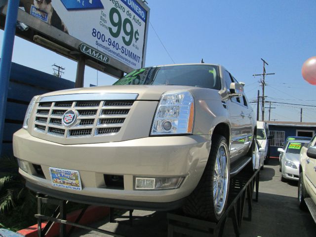 2007 Cadillac Escalade EXT Tech With Rear Entertainment