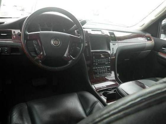 2007 Cadillac Escalade EXT Tech With Rear Entertainment